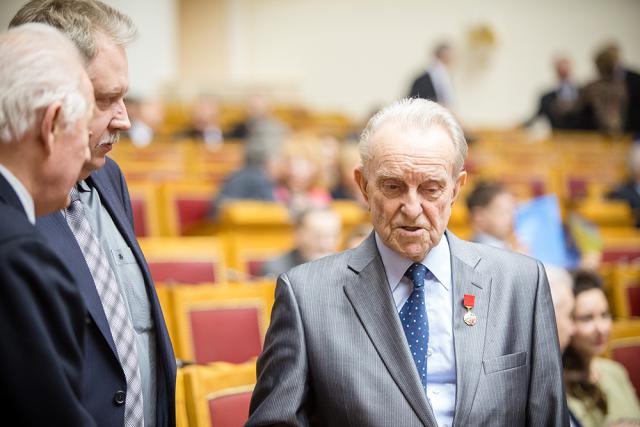 23.04.2015 23.04.2015